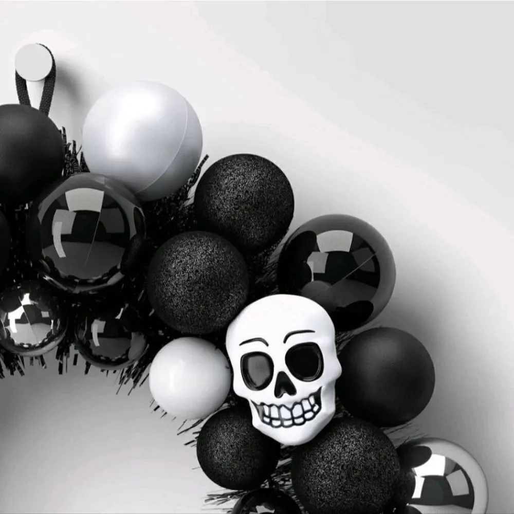 Target Halloween Wreath Shatterproof Bulbs & Skulls Hyde & Eek Black  16…